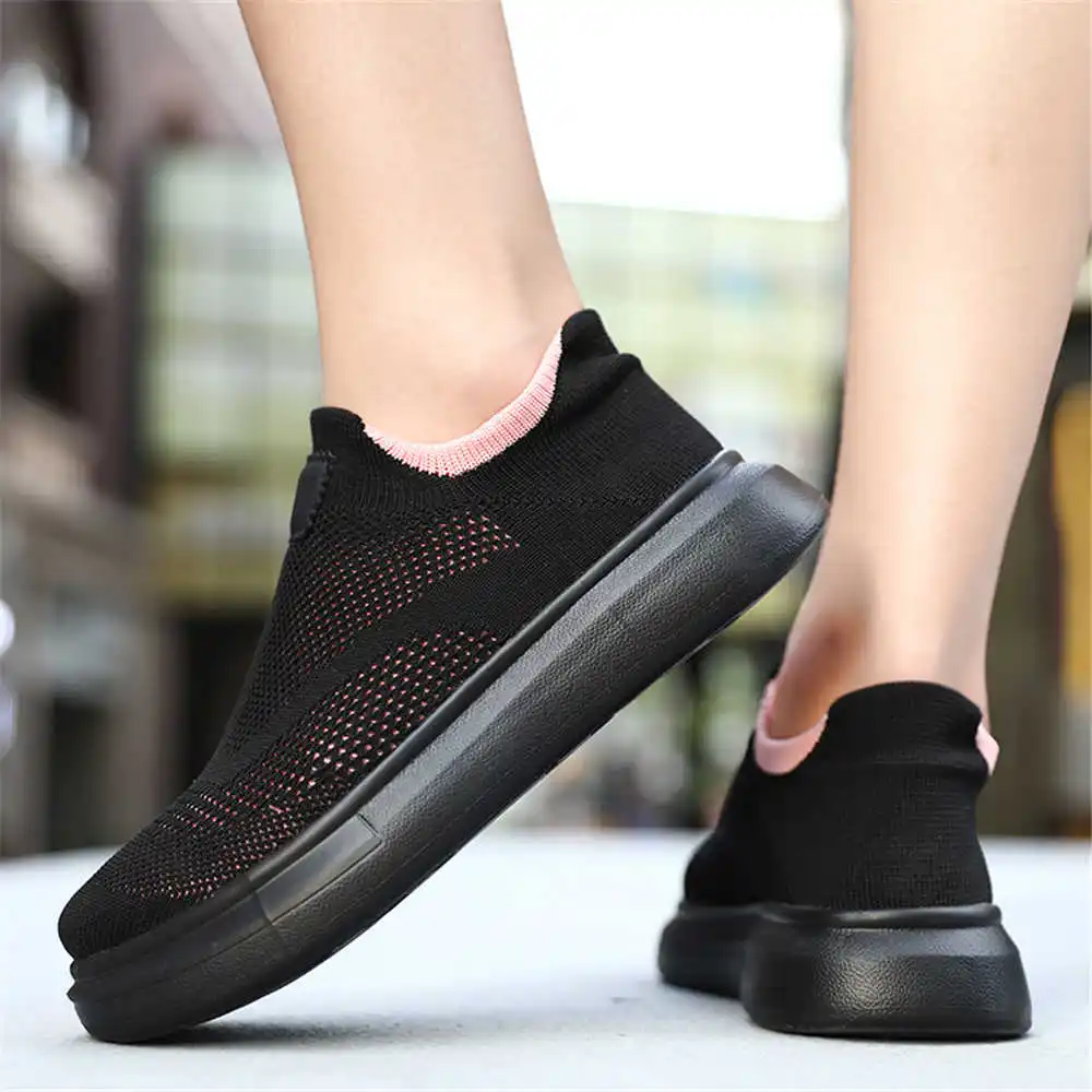 ถุงน่องแพลตฟอร์มรองเท้าสีน้ำตา - Luxury Lifestyle News บทวิจารณ์และราคา